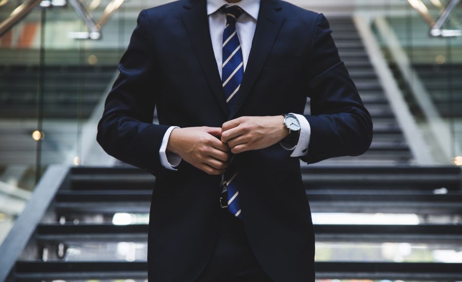 Step By Step Guide To Dress Like A Real Estate Agent